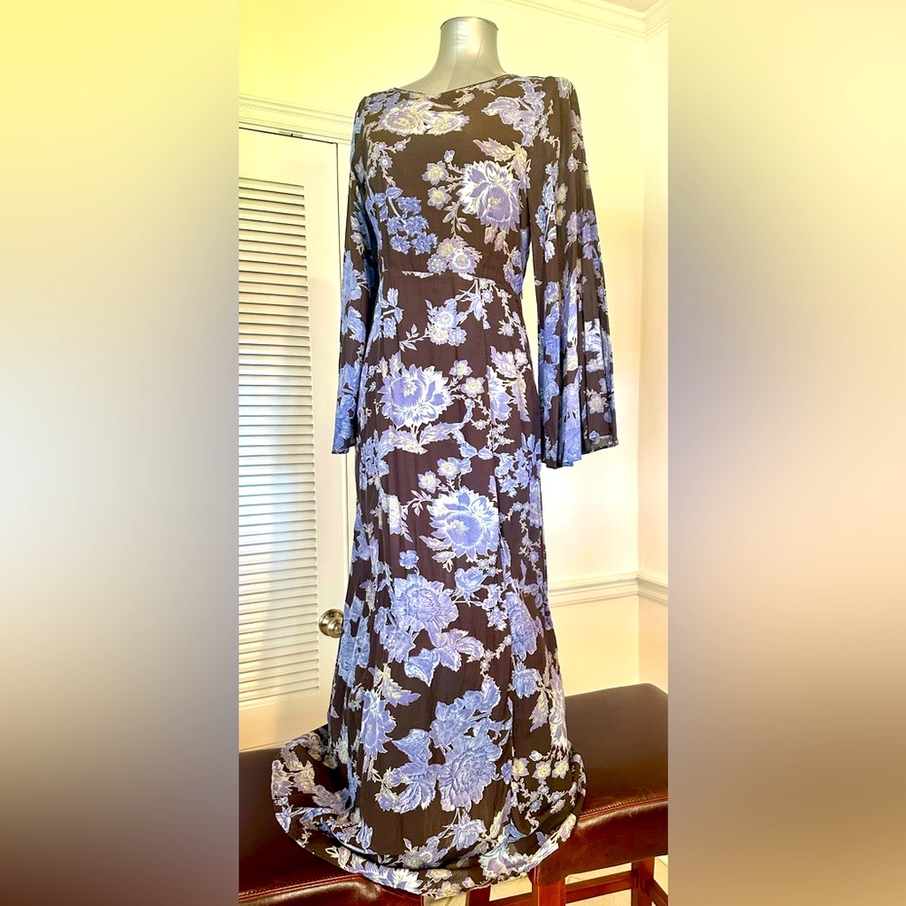 FREE PEOPLE. Women’s bell-sleeved long dress.